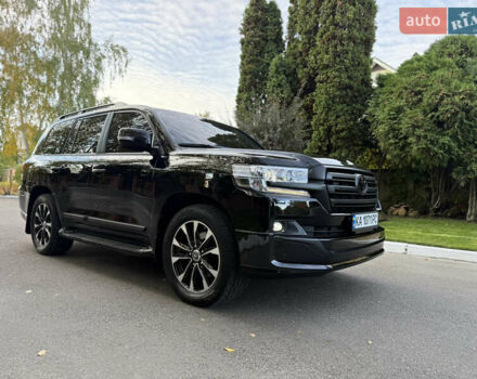 Тойота Ленд Крузер 2020 у Києві на Automoto.ua Чорний Тойота Ленд Крузер, об'ємом двигуна 4.46 л та пробігом 75 тис. км за 67000 $, фото 6 на Automoto.ua