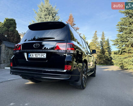 Тойота Ленд Крузер 2020 у Києві на Automoto.ua Чорний Тойота Ленд Крузер, об'ємом двигуна 4.46 л та пробігом 75 тис. км за 67000 $, фото 18 на Automoto.ua