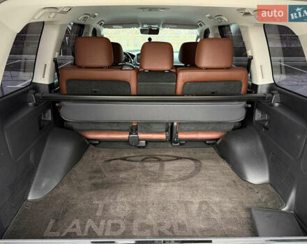 Черный Тойота Ленд Крузер, объемом двигателя 4.61 л и пробегом 67 тыс. км за 62800 $, фото 82 на Automoto.ua