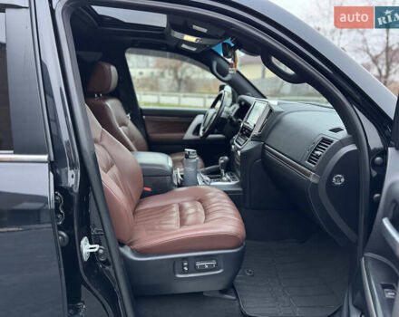 Чорний Тойота Ленд Крузер, об'ємом двигуна 4.61 л та пробігом 114 тис. км за 67000 $, фото 22 на Automoto.ua