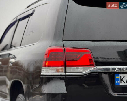 Черный Тойота Ленд Крузер, объемом двигателя 4.61 л и пробегом 67 тыс. км за 62800 $, фото 19 на Automoto.ua