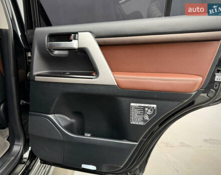 Черный Тойота Ленд Крузер, объемом двигателя 4.61 л и пробегом 67 тыс. км за 62800 $, фото 69 на Automoto.ua