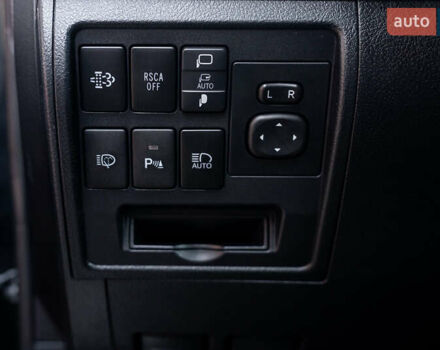 Чорний Тойота Ленд Крузер, об'ємом двигуна 4.5 л та пробігом 82 тис. км за 57900 $, фото 20 на Automoto.ua