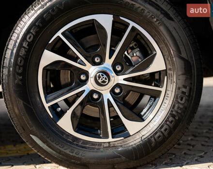 Чорний Тойота Ленд Крузер, об'ємом двигуна 4.46 л та пробігом 46 тис. км за 78000 $, фото 6 на Automoto.ua