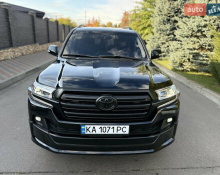 Тойота Ленд Крузер 2020 у Києві на Automoto.ua Чорний Тойота Ленд Крузер, об'ємом двигуна 4.46 л та пробігом 75 тис. км за 67000 $, фото 24 на Automoto.ua