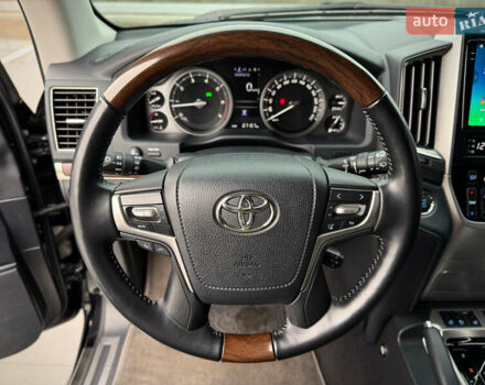 Черный Тойота Ленд Крузер, объемом двигателя 4.61 л и пробегом 67 тыс. км за 62800 $, фото 63 на Automoto.ua