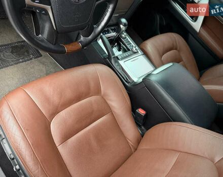 Черный Тойота Ленд Крузер, объемом двигателя 4.61 л и пробегом 67 тыс. км за 62800 $, фото 47 на Automoto.ua