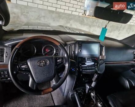 Черный Тойота Ленд Крузер, объемом двигателя 4.5 л и пробегом 188 тыс. км за 63500 $, фото 7 на Automoto.ua