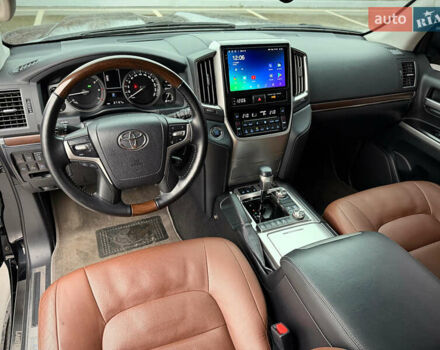 Черный Тойота Ленд Крузер, объемом двигателя 4.61 л и пробегом 67 тыс. км за 62800 $, фото 40 на Automoto.ua
