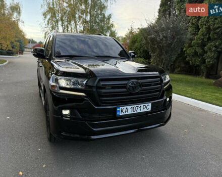 Тойота Ленд Крузер 2020 у Києві на Automoto.ua Чорний Тойота Ленд Крузер, об'ємом двигуна 4.46 л та пробігом 75 тис. км за 67000 $, фото 11 на Automoto.ua