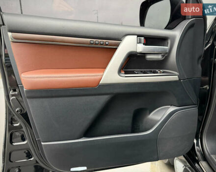 Черный Тойота Ленд Крузер, объемом двигателя 4.61 л и пробегом 67 тыс. км за 62800 $, фото 34 на Automoto.ua