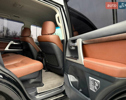 Черный Тойота Ленд Крузер, объемом двигателя 4.61 л и пробегом 67 тыс. км за 62800 $, фото 58 на Automoto.ua