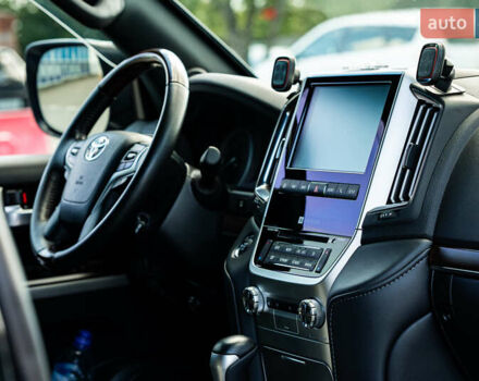 Чорний Тойота Ленд Крузер, об'ємом двигуна 4.46 л та пробігом 46 тис. км за 78000 $, фото 20 на Automoto.ua