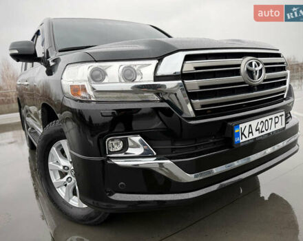 Черный Тойота Ленд Крузер, объемом двигателя 4.61 л и пробегом 67 тыс. км за 62800 $, фото 21 на Automoto.ua