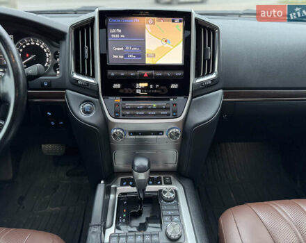 Чорний Тойота Ленд Крузер, об'ємом двигуна 4.61 л та пробігом 114 тис. км за 67000 $, фото 20 на Automoto.ua