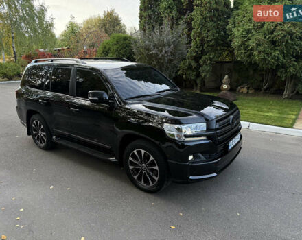 Тойота Ленд Крузер 2020 у Києві на Automoto.ua Чорний Тойота Ленд Крузер, об'ємом двигуна 4.46 л та пробігом 75 тис. км за 67000 $, фото 27 на Automoto.ua