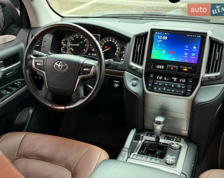 Черный Тойота Ленд Крузер, объемом двигателя 4.61 л и пробегом 67 тыс. км за 62800 $, фото 74 на Automoto.ua