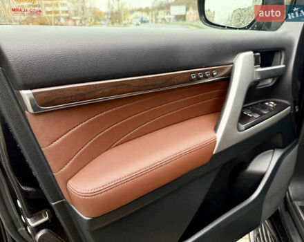 Черный Тойота Ленд Крузер, объемом двигателя 4.46 л и пробегом 58 тыс. км за 73000 $, фото 17 на Automoto.ua