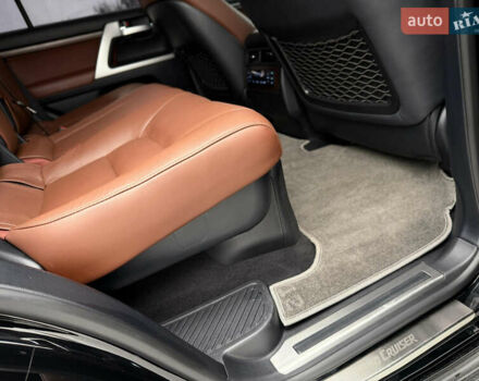 Черный Тойота Ленд Крузер, объемом двигателя 4.61 л и пробегом 67 тыс. км за 62800 $, фото 60 на Automoto.ua