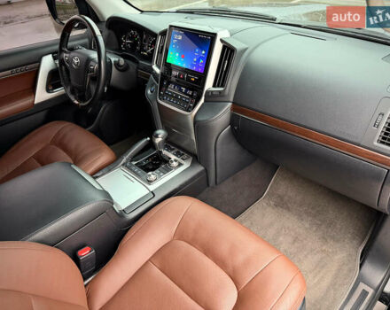 Черный Тойота Ленд Крузер, объемом двигателя 4.61 л и пробегом 67 тыс. км за 62800 $, фото 55 на Automoto.ua