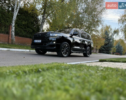 Тойота Ленд Крузер 2020 у Києві на Automoto.ua Чорний Тойота Ленд Крузер, об'ємом двигуна 4.46 л та пробігом 75 тис. км за 67000 $, фото 10 на Automoto.ua