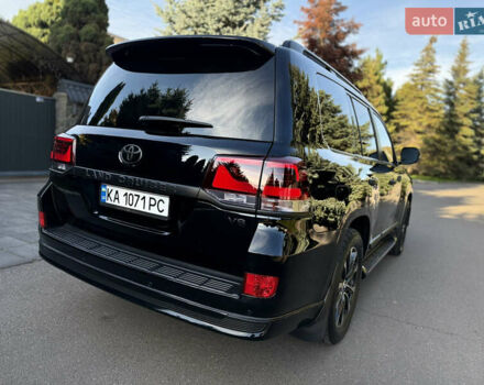 Тойота Ленд Крузер 2020 у Києві на Automoto.ua Чорний Тойота Ленд Крузер, об'ємом двигуна 4.46 л та пробігом 75 тис. км за 67000 $, фото 15 на Automoto.ua