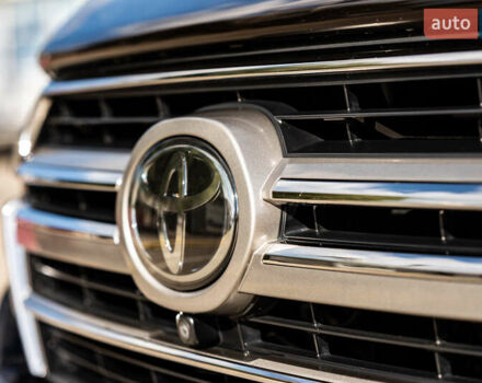 Чорний Тойота Ленд Крузер, об'ємом двигуна 4.46 л та пробігом 46 тис. км за 78000 $, фото 27 на Automoto.ua