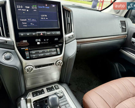 Черный Тойота Ленд Крузер, объемом двигателя 4.46 л и пробегом 58 тыс. км за 73000 $, фото 23 на Automoto.ua