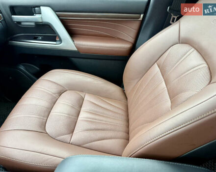 Черный Тойота Ленд Крузер, объемом двигателя 4.46 л и пробегом 58 тыс. км за 73000 $, фото 24 на Automoto.ua