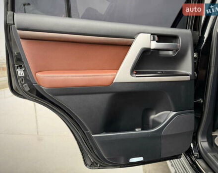 Черный Тойота Ленд Крузер, объемом двигателя 4.61 л и пробегом 67 тыс. км за 62800 $, фото 48 на Automoto.ua