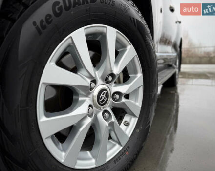 Черный Тойота Ленд Крузер, объемом двигателя 4.61 л и пробегом 67 тыс. км за 62800 $, фото 31 на Automoto.ua