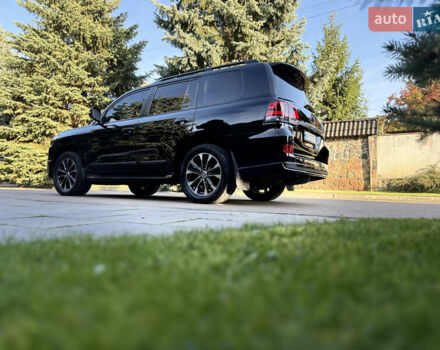 Тойота Ленд Крузер 2020 у Києві на Automoto.ua Чорний Тойота Ленд Крузер, об'ємом двигуна 4.46 л та пробігом 75 тис. км за 67000 $, фото 12 на Automoto.ua