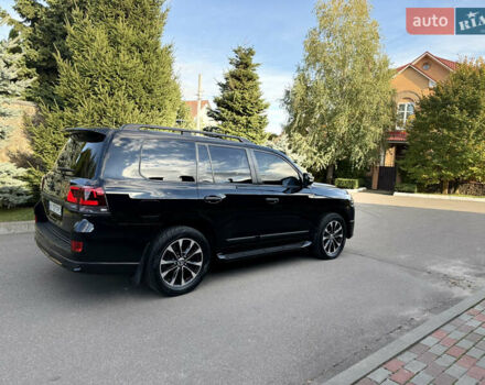 Тойота Ленд Крузер 2020 у Києві на Automoto.ua Чорний Тойота Ленд Крузер, об'ємом двигуна 4.46 л та пробігом 75 тис. км за 67000 $, фото 26 на Automoto.ua