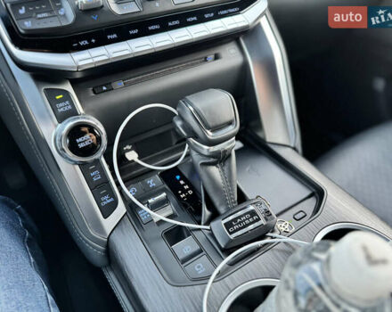 Черный Тойота Ленд Крузер, объемом двигателя 3.45 л и пробегом 79 тыс. км за 78888 $, фото 34 на Automoto.ua