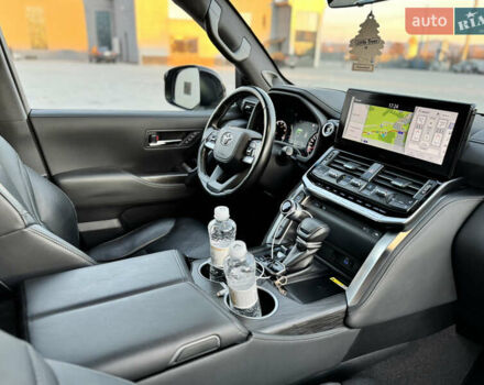 Черный Тойота Ленд Крузер, объемом двигателя 3.45 л и пробегом 79 тыс. км за 78888 $, фото 20 на Automoto.ua