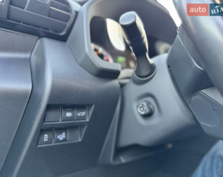 Черный Тойота Ленд Крузер, объемом двигателя 3.45 л и пробегом 79 тыс. км за 78888 $, фото 31 на Automoto.ua