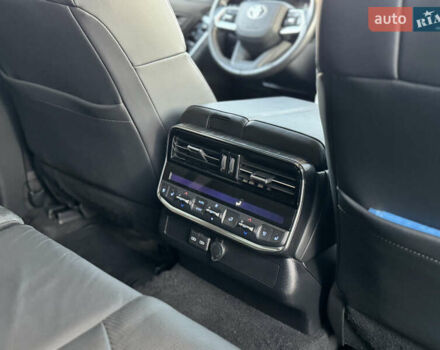 Черный Тойота Ленд Крузер, объемом двигателя 3.45 л и пробегом 79 тыс. км за 78888 $, фото 25 на Automoto.ua