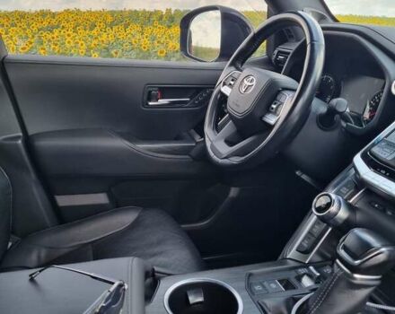 Черный Тойота Ленд Крузер, объемом двигателя 3.35 л и пробегом 120 тыс. км за 81000 $, фото 18 на Automoto.ua