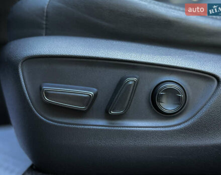 Чорний Тойота Ленд Крузер, об'ємом двигуна 3.45 л та пробігом 193 тис. км за 59500 $, фото 26 на Automoto.ua