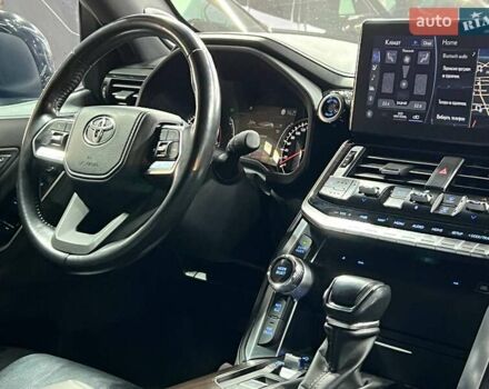 Черный Тойота Ленд Крузер, объемом двигателя 3.3 л и пробегом 202 тыс. км за 73000 $, фото 10 на Automoto.ua