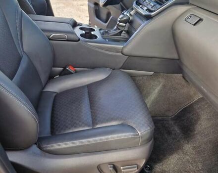 Черный Тойота Ленд Крузер, объемом двигателя 3.35 л и пробегом 102 тыс. км за 76000 $, фото 16 на Automoto.ua