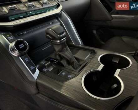 Черный Тойота Ленд Крузер, объемом двигателя 3.35 л и пробегом 1 тыс. км за 180000 $, фото 38 на Automoto.ua