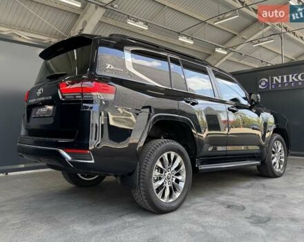 Черный Тойота Ленд Крузер, объемом двигателя 3.35 л и пробегом 1 тыс. км за 180000 $, фото 18 на Automoto.ua