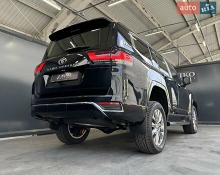 Черный Тойота Ленд Крузер, объемом двигателя 3.35 л и пробегом 1 тыс. км за 180000 $, фото 15 на Automoto.ua