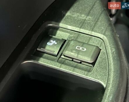 Черный Тойота Ленд Крузер, объемом двигателя 3.3 л и пробегом 202 тыс. км за 73000 $, фото 49 на Automoto.ua