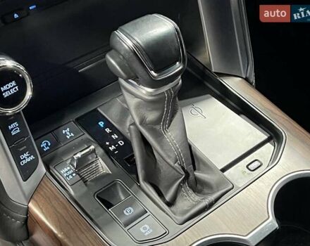 Черный Тойота Ленд Крузер, объемом двигателя 3.3 л и пробегом 202 тыс. км за 73000 $, фото 16 на Automoto.ua