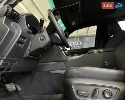 Черный Тойота Ленд Крузер, объемом двигателя 3.35 л и пробегом 1 тыс. км за 180000 $, фото 27 на Automoto.ua