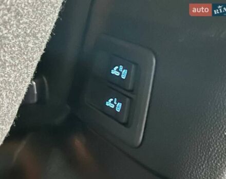 Черный Тойота Ленд Крузер, объемом двигателя 3.3 л и пробегом 202 тыс. км за 73000 $, фото 51 на Automoto.ua