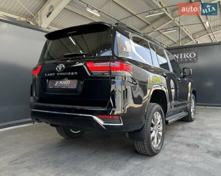 Черный Тойота Ленд Крузер, объемом двигателя 3.35 л и пробегом 1 тыс. км за 180000 $, фото 14 на Automoto.ua
