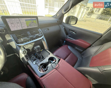 Черный Тойота Ленд Крузер, объемом двигателя 3.35 л и пробегом 31 тыс. км за 86000 $, фото 2 на Automoto.ua